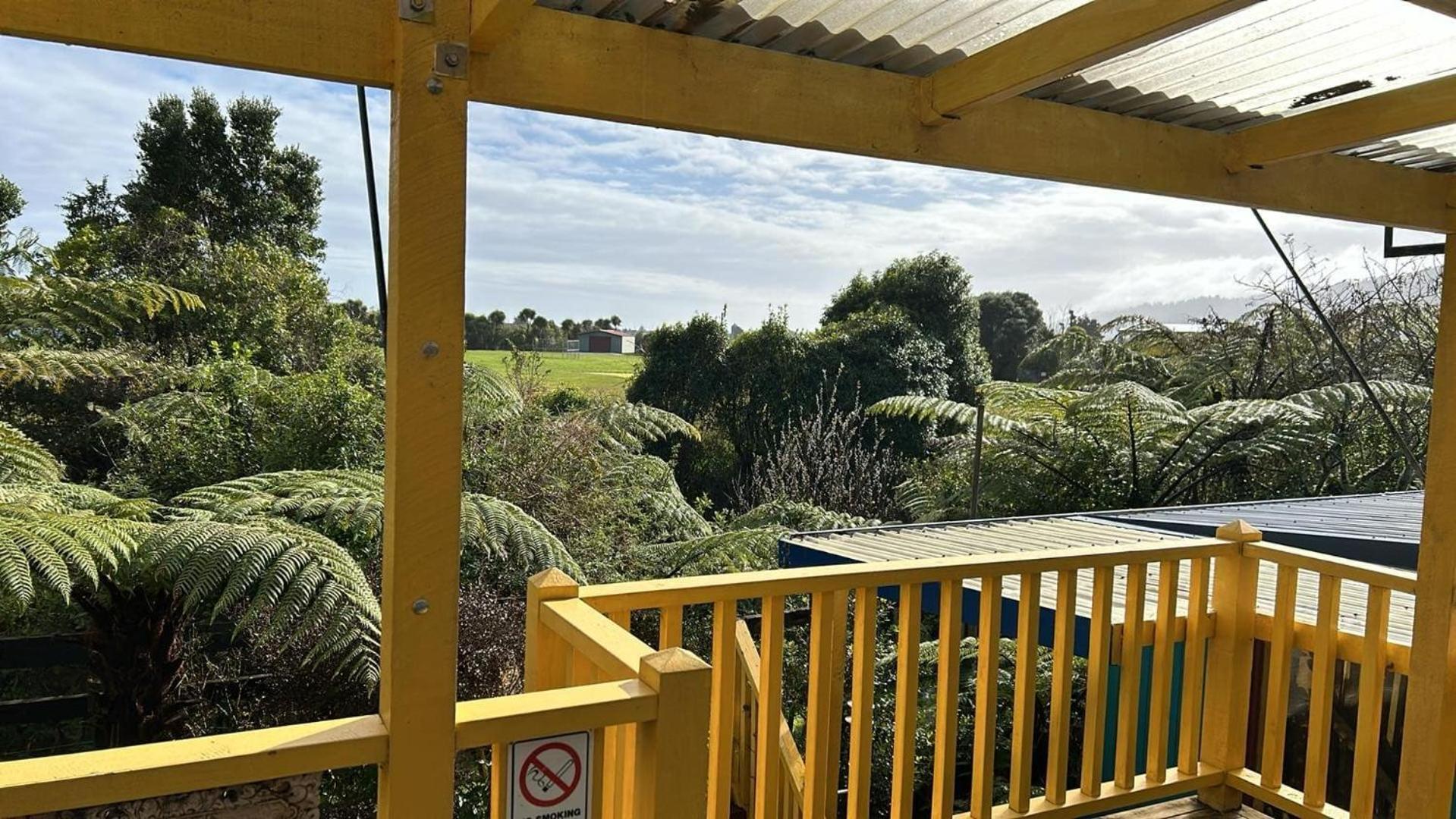 Global Village Travellers Lodge Greymouth Εξωτερικό φωτογραφία The view from the lookout at the top of the lift