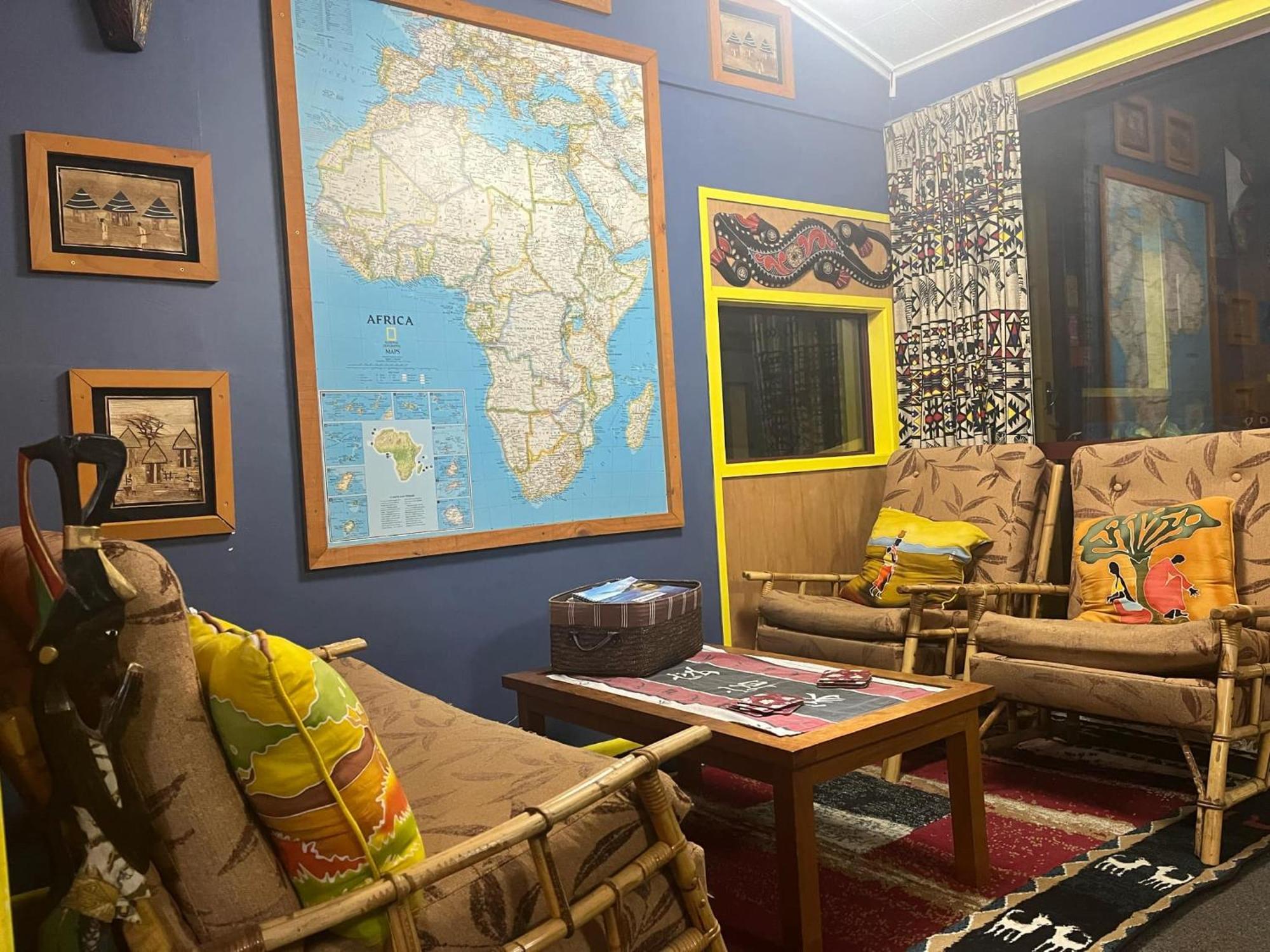 Global Village Travellers Lodge Greymouth Εξωτερικό φωτογραφία The interior of the African House